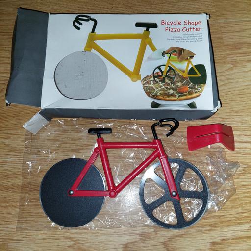 Buy & Sell Ocker Hill Sandwell - Photos for red bicycle pizza cutter new x 1