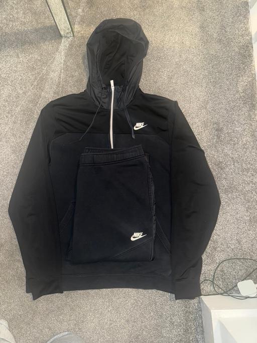 Buy & Sell Canning Town East London - Photos for Nike tracksuit