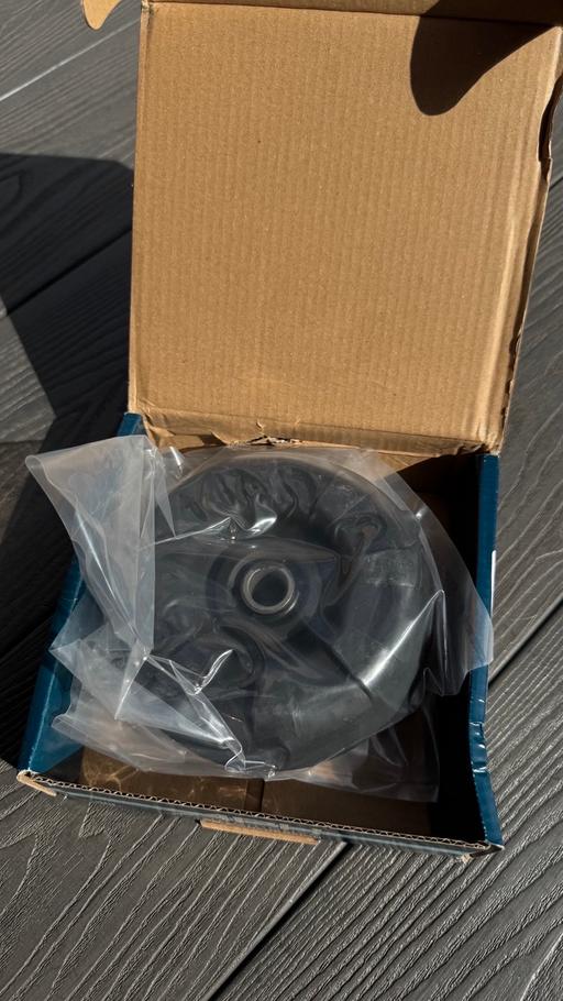 Vehicles Braunstone Blaby - Photos for Front suspension strut top mount with bearing