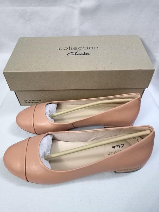 Buy & Sell Hall Green Birmingham - Photos for LADIES CLARKS FESTIVAL GOLD FLAT SHOES 6.