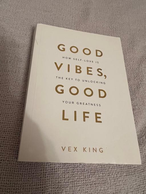 Buy & Sell Easington Lane Sunderland - Photos for Good Vibes Book