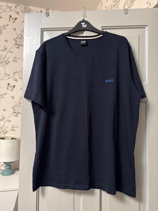Buy & Sell Duckmanton Chesterfield - Photos for Men’s Boss t shirt