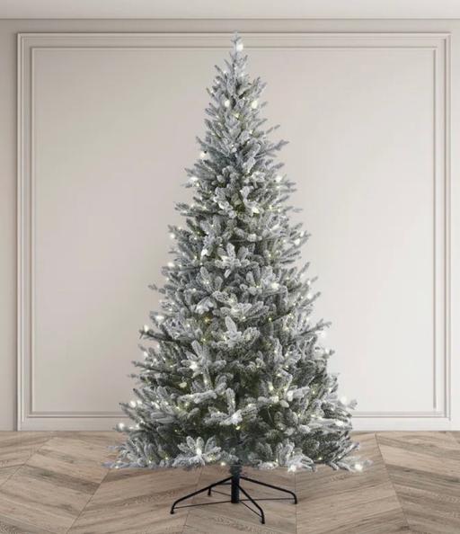 Buy & Sell Walsall Wood Walsall - Photos for 7.5 pre lit snow flocked Christmas tree