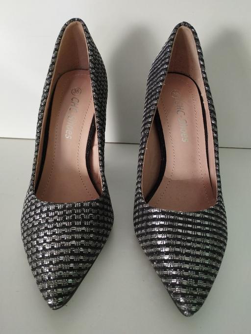 Buy & Sell Hackney East London - Photos for Shoes multicolor with high heels