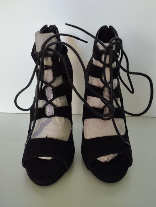 Buy & Sell Hackney East London - Photos for Sandals with high heels
