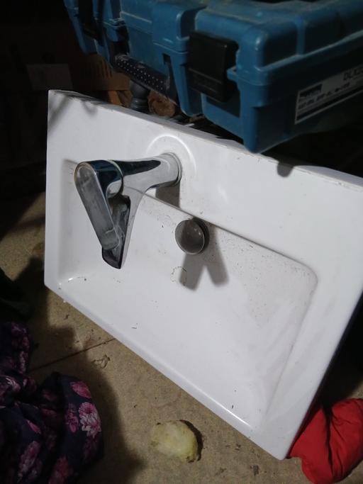 Buy & Sell Park Village Wolverhampton - Photos for bathroom sink/basin