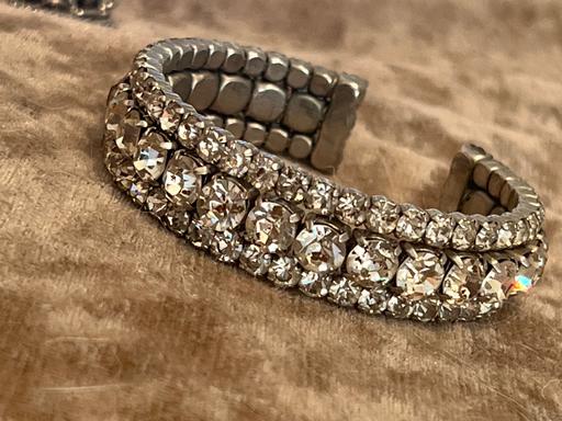 Buy & Sell Rottingdean Brighton - Photos for Beautiful vintage bracelet 1 ston missing