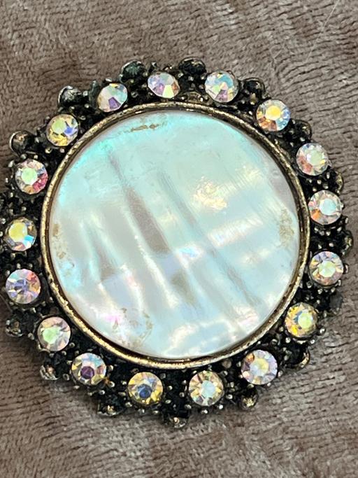 Buy & Sell Ovingdean Brighton - Photos for Beautiful vintage mop brooch