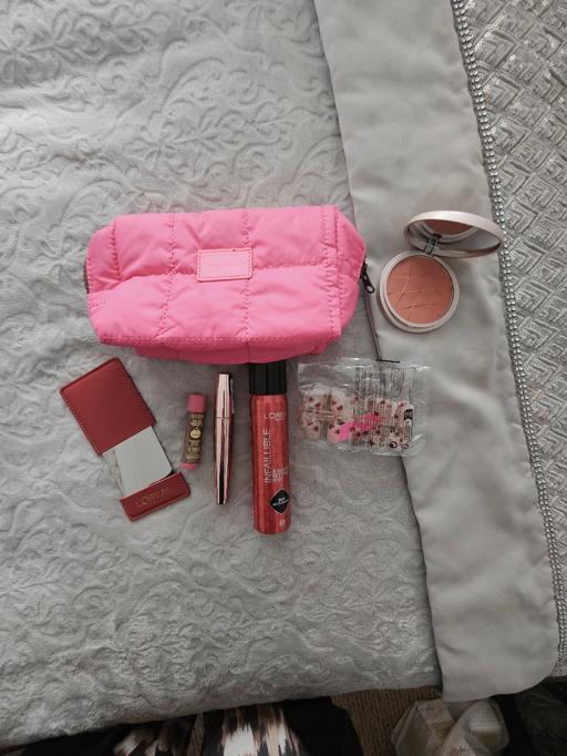 Buy & Sell Newton Doncaster - Photos for Makeup collection + bag..7 items