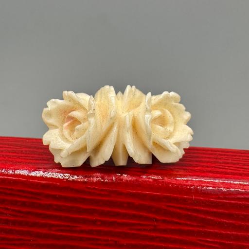Buy & Sell Tyseley Birmingham - Photos for Beautiful Wee Vintage Carved Bone Roses Brooc