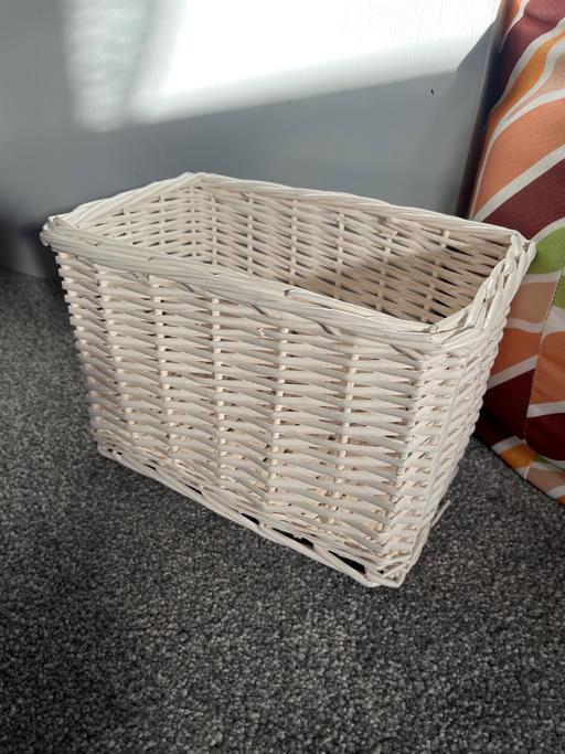 Buy & Sell Wickersley Rotherham - Photos for Tall white wicker basket