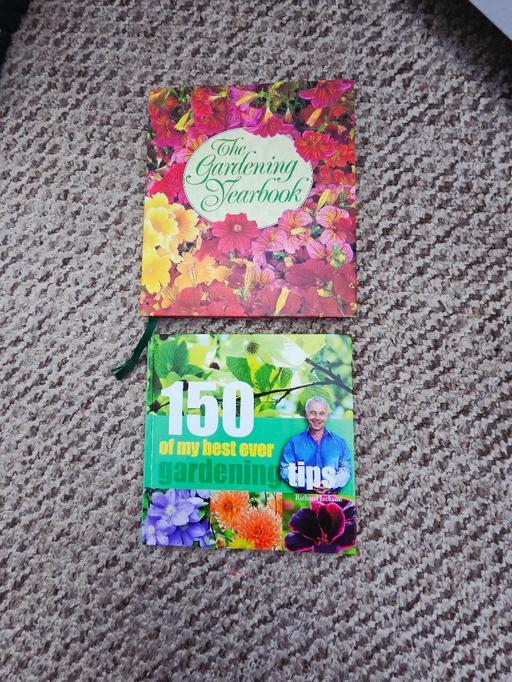 Buy & Sell Newton Doncaster - Photos for 2 gardening books..New