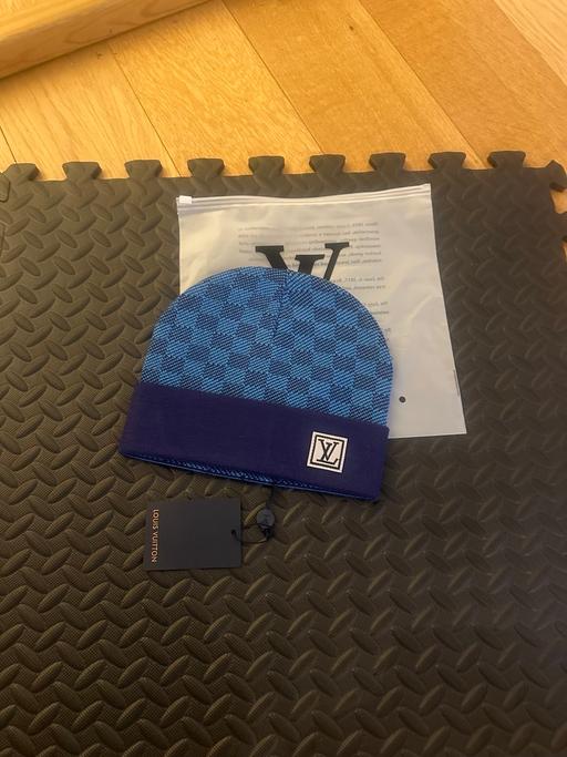 Buy & Sell Nine Elms South West London - Photos for Lv beanie