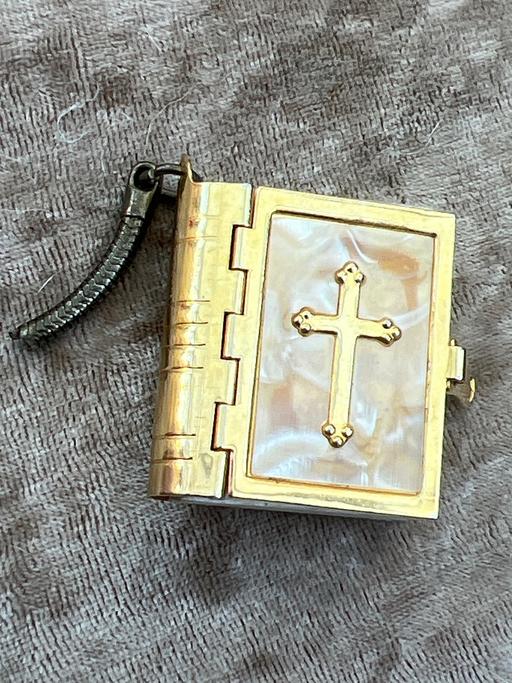 Buy & Sell Rottingdean Brighton - Photos for Beautiful vintage small bible