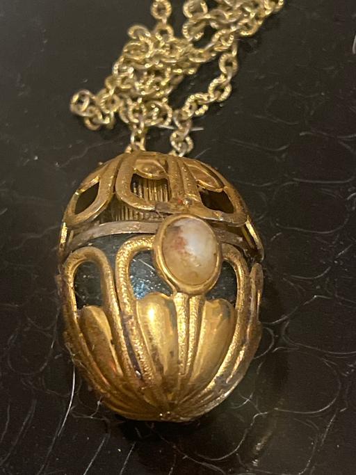 Buy & Sell Rottingdean Brighton - Photos for Beautiful vintage Avon perfume necklace