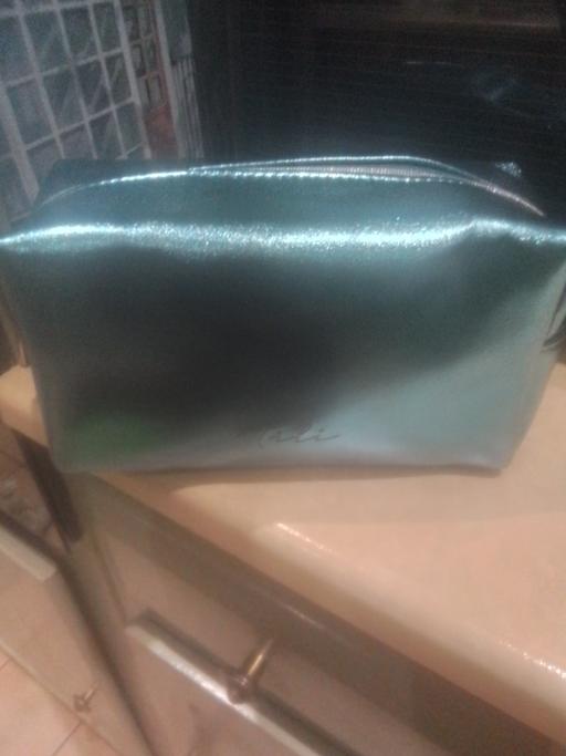Buy & Sell Streetly Walsall - Photos for BRAND NEW NO TAG TILI MAKEUP BAG