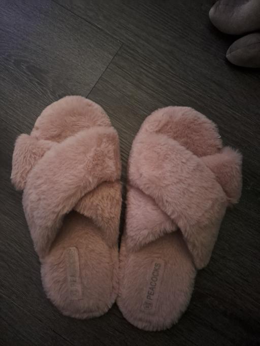 Buy & Sell Park Hill Sheffield - Photos for fluffy slippers