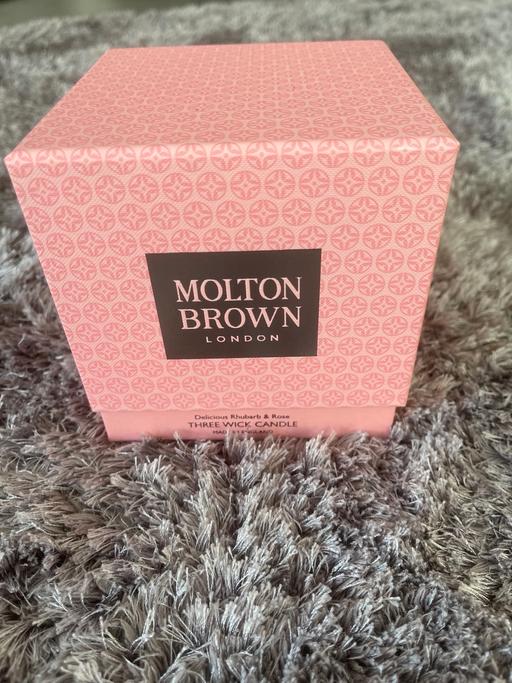 Buy & Sell Fulwood Preston - Photos for Molten Brown Delicious Rhubarb & Rose candle