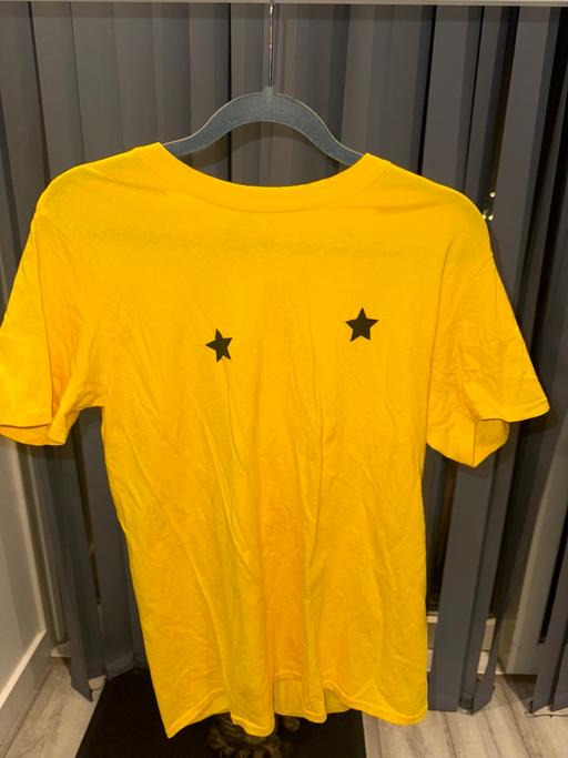 Buy & Sell Fairview Industrial Park Havering - Photos for Yellow star design t-shirt