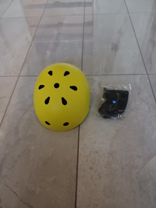 Buy & Sell Brockmoor Dudley - Photos for SFR-X Skate/Scooter Helmet Yellow