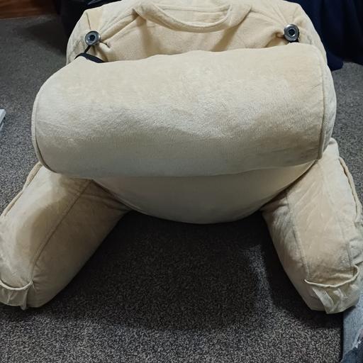 Buy & Sell Hill Top Sandwell - Photos for Reading pillow see description NBNT