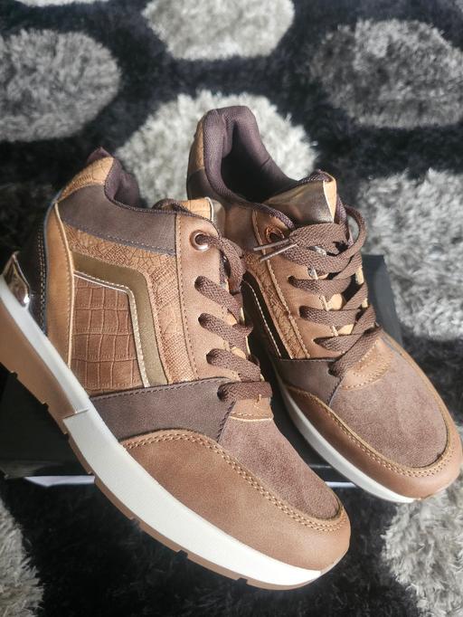 Buy & Sell Knowsley Park Knowsley - Photos for Trainers