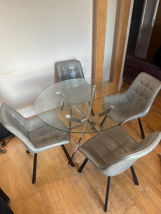 Buy & Sell Charing Cross Central London - Photos for Dining Table and Chairs Set