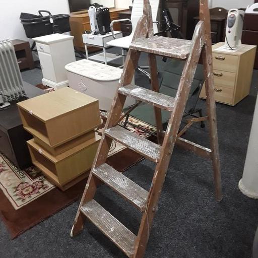 Buy & Sell Saint Pauls Trading Estate Tameside - Photos for Well-used wooden step ladders