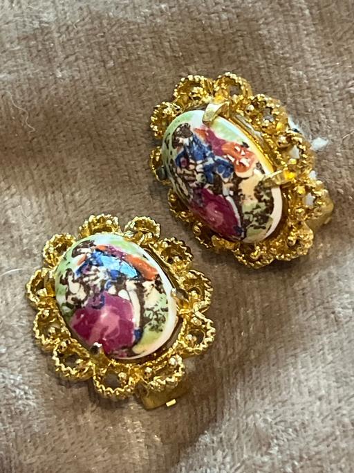 Buy & Sell Rottingdean Brighton - Photos for Beautiful vintage clip on earrings