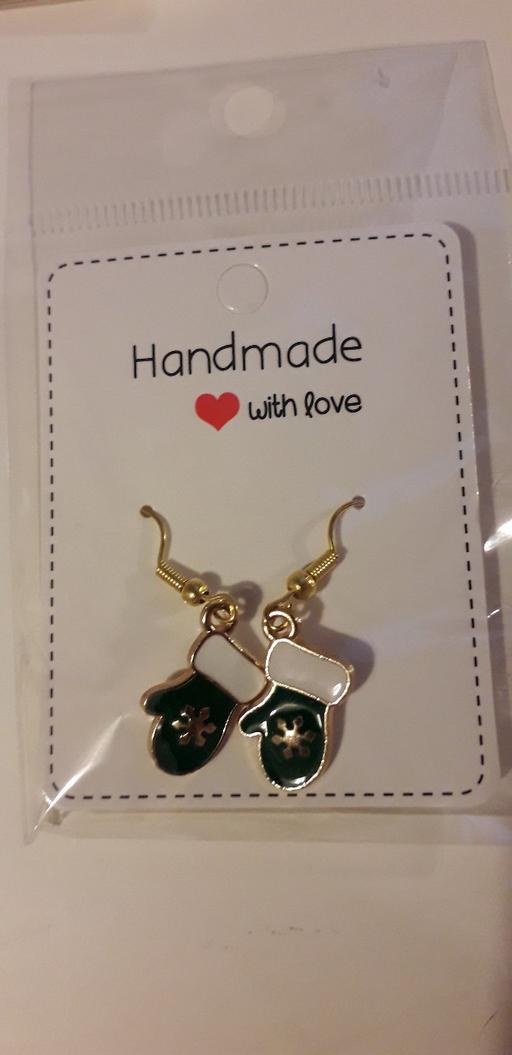 Buy & Sell Page Moss Knowsley - Photos for variety of Christmas earrings £1.25 each
