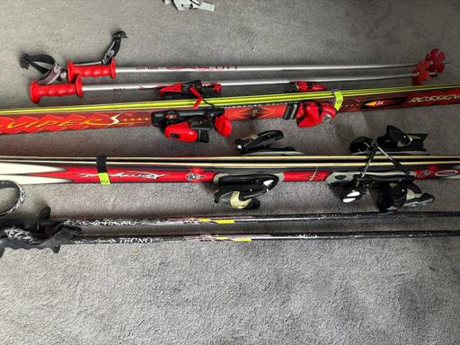 Buy & Sell Middlesbrough Town Centre Middlesbrough - Photos for 2 full sets of skis