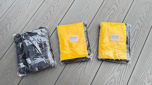 Vehicles Leicester Leicester - Photos for ABSORBENT SOFT MICROFIBRE CAR CLEANING