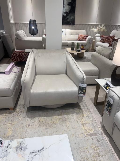 Buy & Sell East Ham East London - Photos for Swivel accent chair