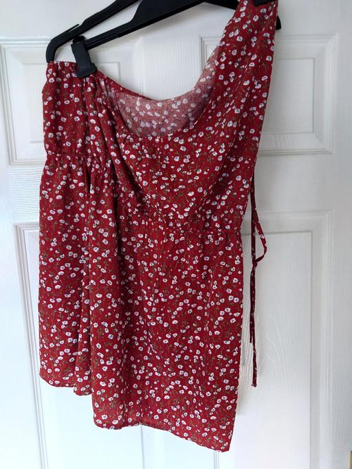 Buy & Sell Woodthorpe Charnwood - Photos for Women's red shein shoulder top size 0XL