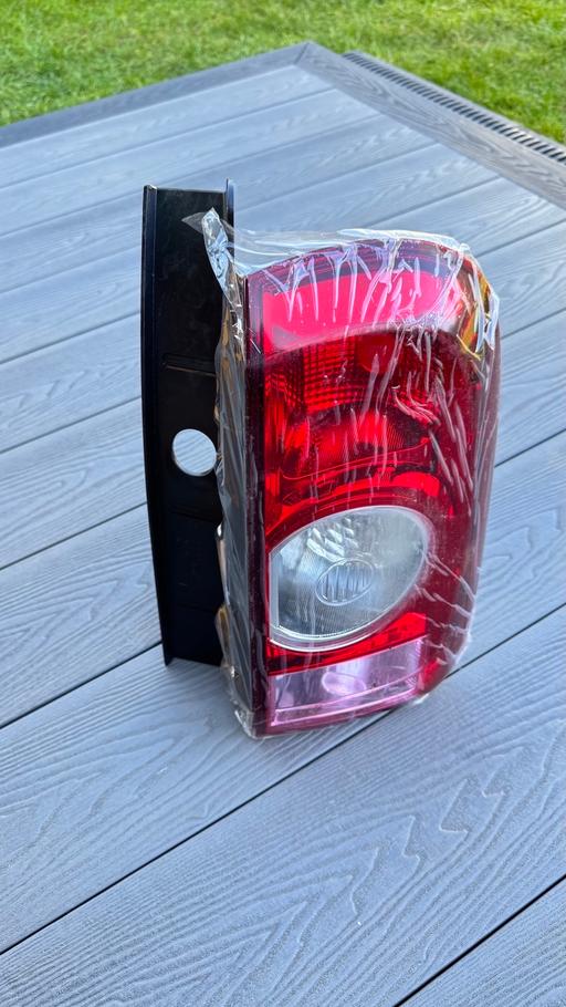 Vehicles Leicester Leicester - Photos for Dacia Duster Rear Light, R side