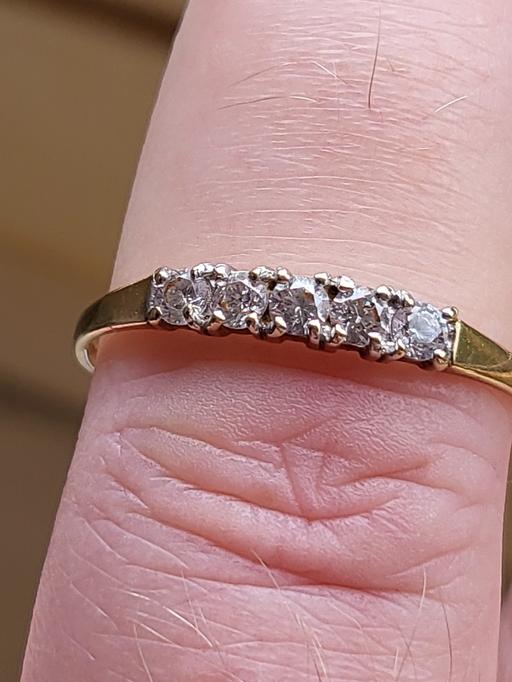 Buy & Sell Blackburn Blackburn with Darwen - Photos for beautiful 9ct gold 5 stone ring