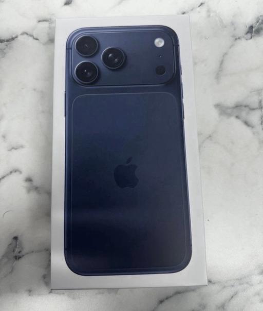 Buy & Sell Addington Village Station South East London - Photos for iPhone 17 Pro Max