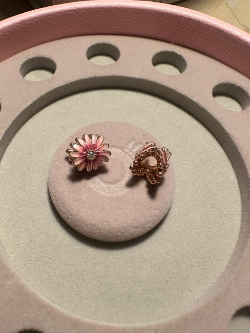 Buy & Sell Billericay Basildon - Photos for Genuine Pandora Rose Gold Pink Daisy Charms