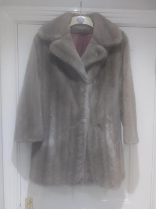 Buy & Sell Streetly Walsall - Photos for VINTAGE TISSAVEL FRANCE FUR COAT