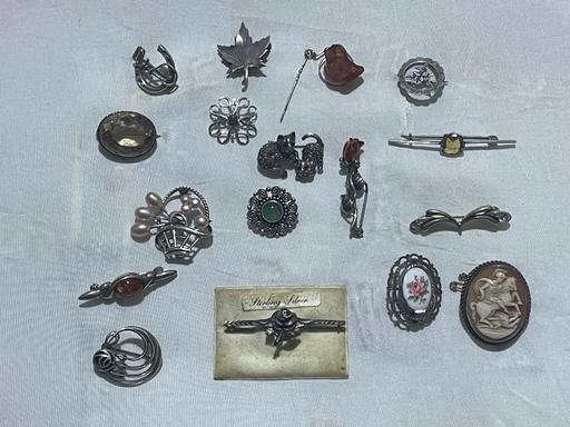 Buy & Sell Enfield Wash Enfield - Photos for Silver brooches job lots