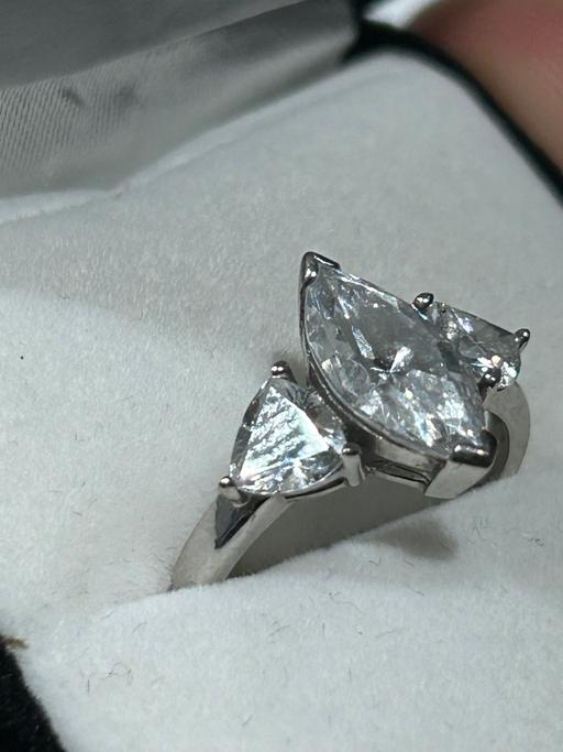 Buy & Sell Richmond Richmond upon Thames - Photos for 3 stone diamond ring 14k