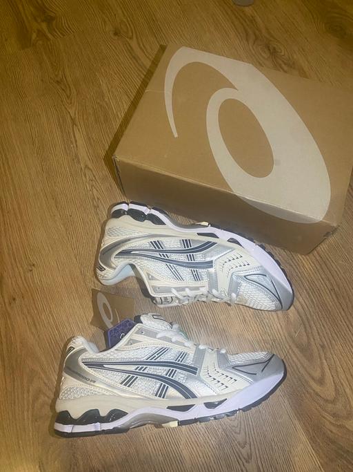 Buy & Sell Walthamstow East London - Photos for ASICS gel white midnight