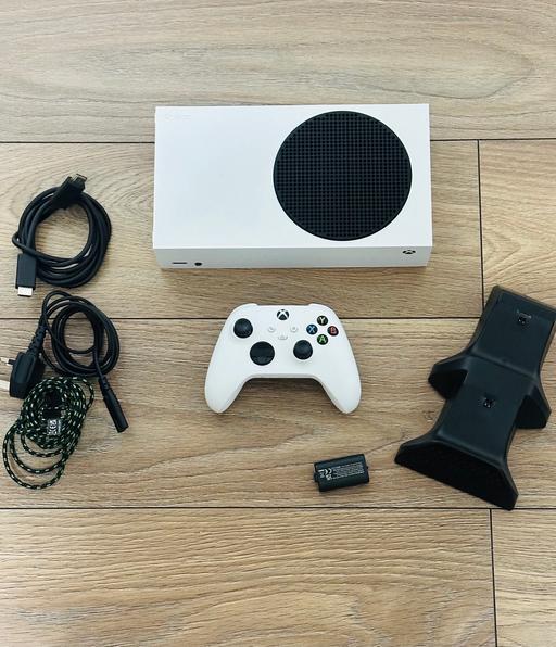 Buy & Sell Lye Dudley - Photos for XBox Series S - 512GB SSD - Battery Pack/Dock