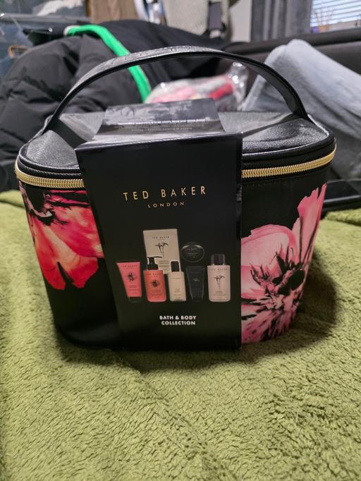 Buy & Sell Oldbury Sandwell - Photos for ted Baker bath and body set