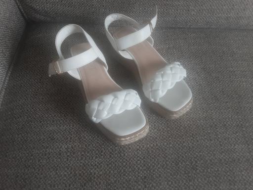 Buy & Sell Bolton-Upon-Dearne Barnsley - Photos for Girls size 2 River Island wedge sandals