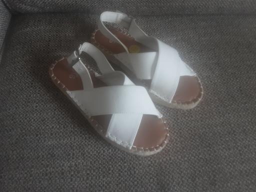 Buy & Sell Bolton-Upon-Dearne Barnsley - Photos for Girls/adult size 3 New New Look sandals