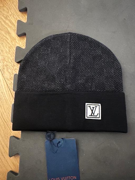 Buy & Sell - Photos for Lv beanie