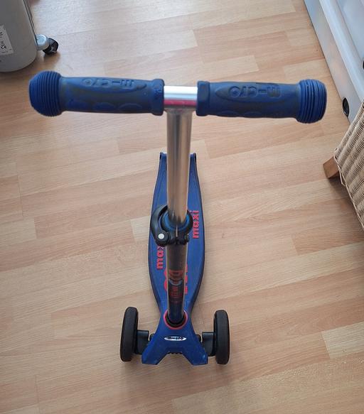 Buy & Sell Albany Park South East London - Photos for Maxi micro LED scooter