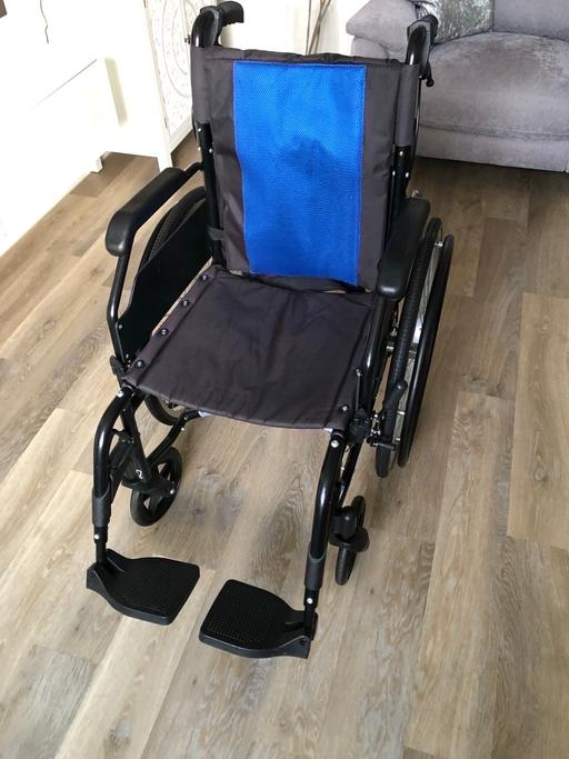 Buy & Sell Walton on the Hill Reigate and Banstead - Photos for Folding wheelchair