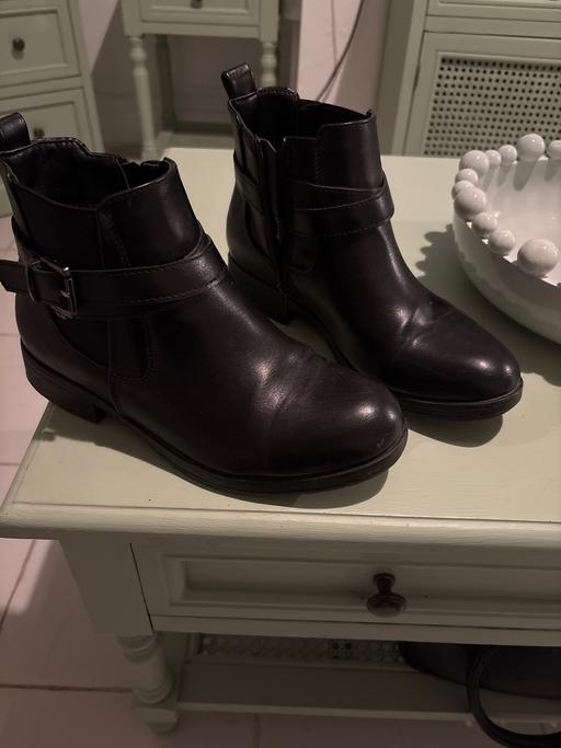 Buy & Sell Wombwell Barnsley - Photos for Size 5 boots ex condition